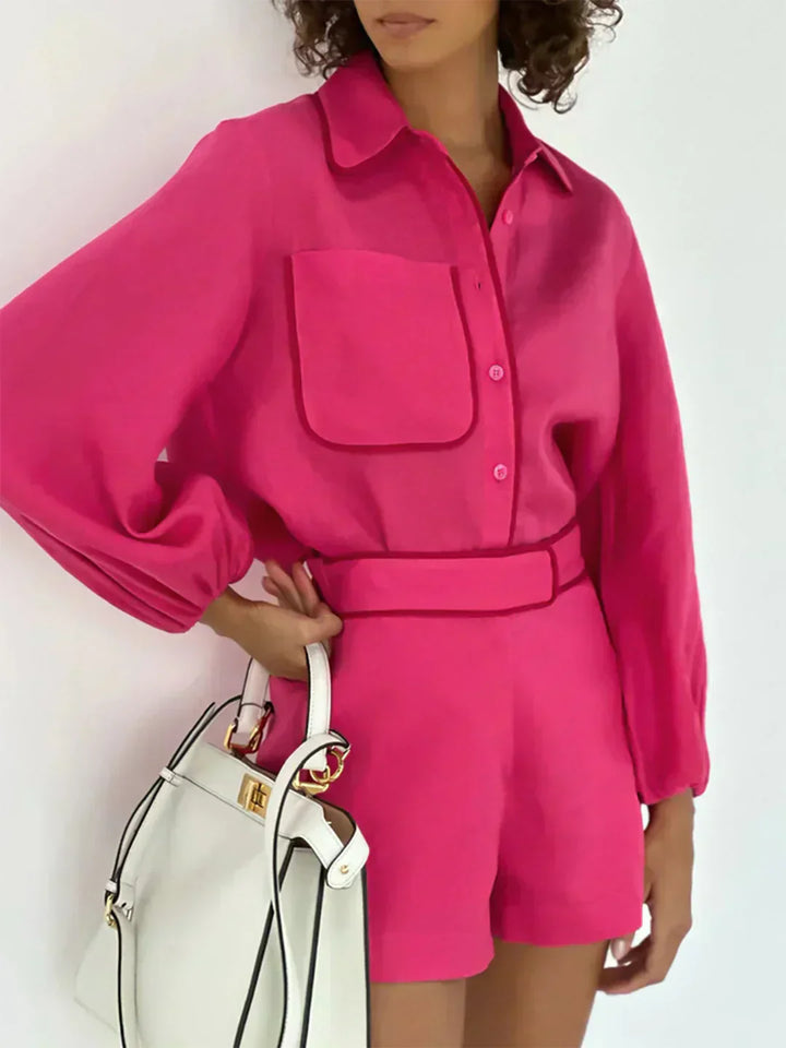 Set de pantaloni scurți și in cu detalii contrastante